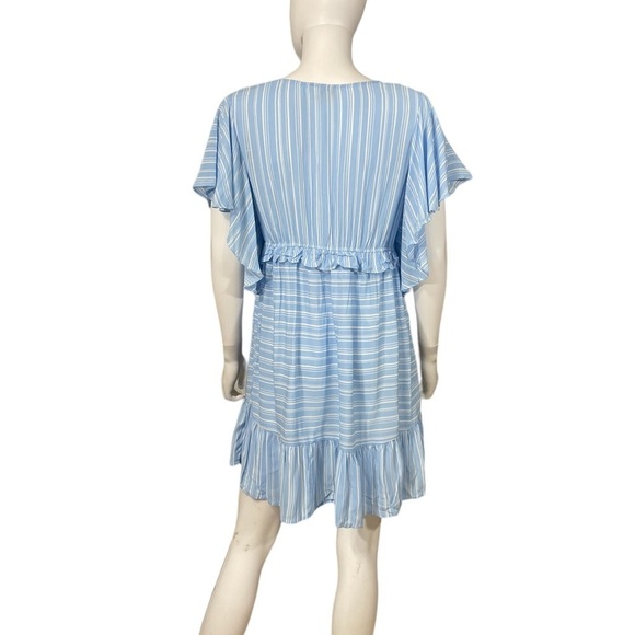 Umgee Striped Blue White V Neck Dress
New - Picture 4 of 5